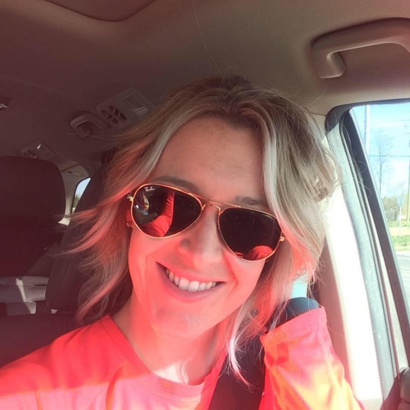 Meet your Posher, Cari - Picture 1 of 1